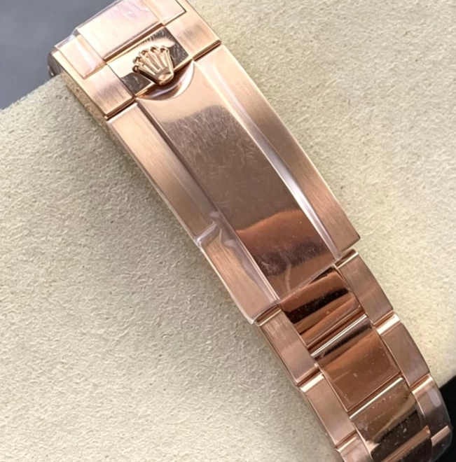 ブランドコピーロレックス126595SAROバンド