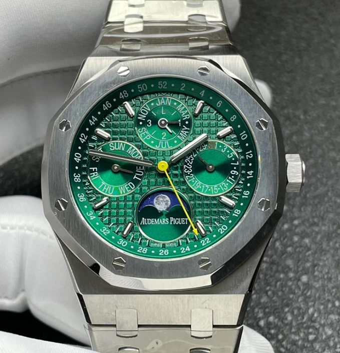 オーデマピゲコピー時計26606ST.OO.1220ST.01正面