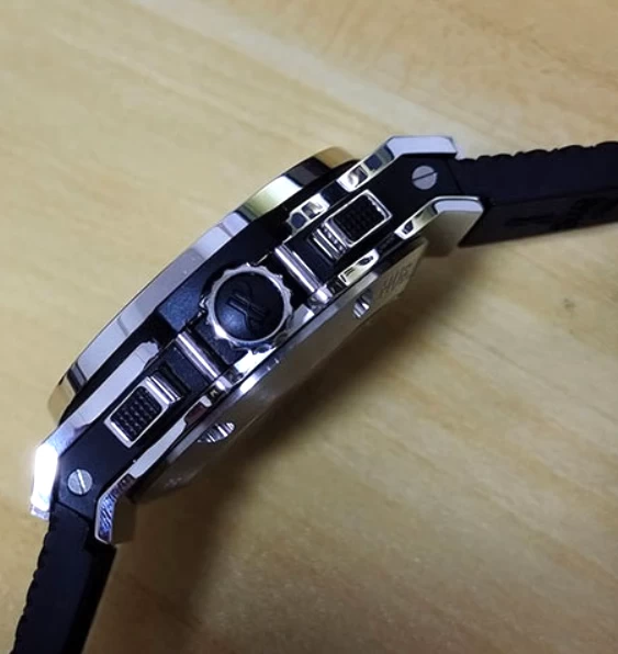 ウブロコピー341.SX.9010.RX.1704側面ケース