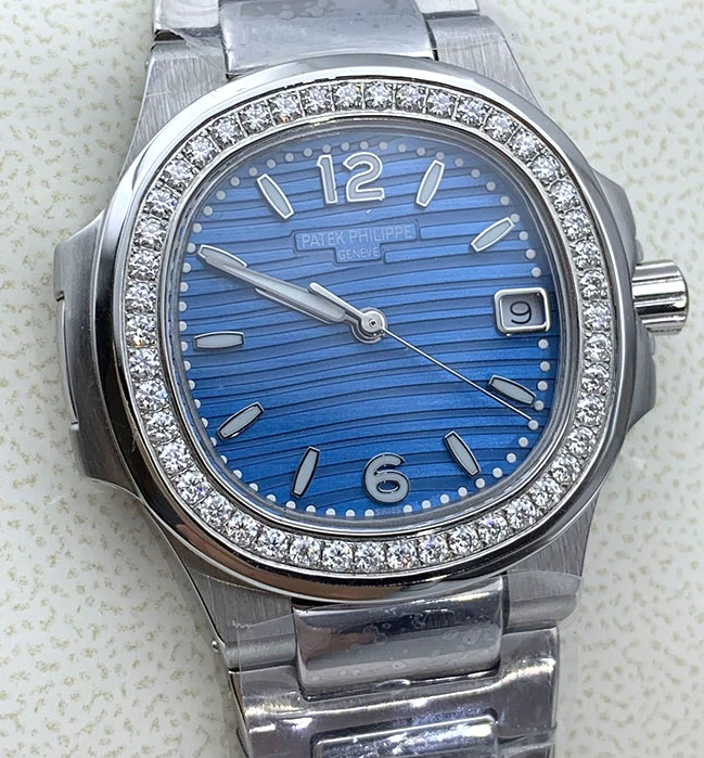 パテックフィリップコピー7010G-014正面