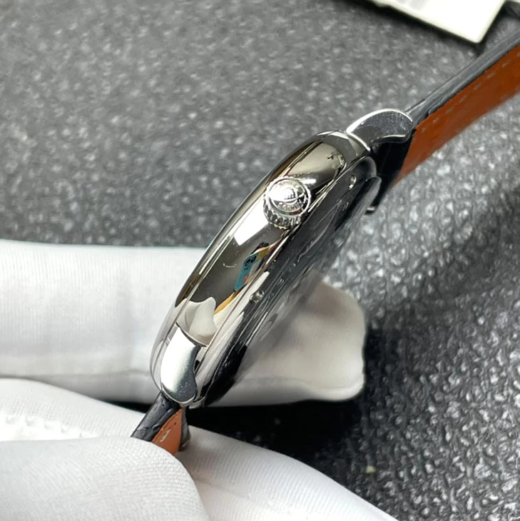 IWC IW458102 時計コピー(4/6)