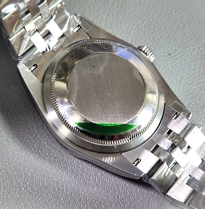 ロレックス時計コピーM126234-0021裏蓋