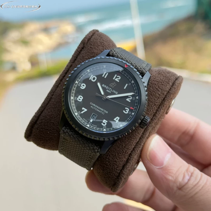 ブライトリング M173152A1L1X1 時計コピー(5/9)