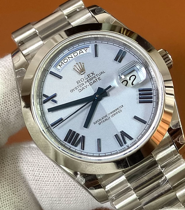ロレックスコピーM228206-0001文字盤クローズアップ