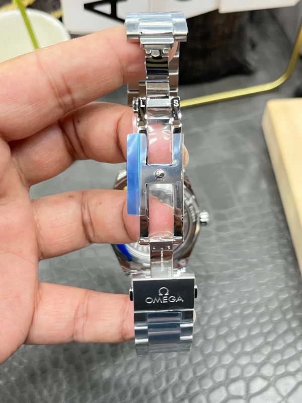 オメガ 220.10.41.21.01.002 時計コピー(4/6)