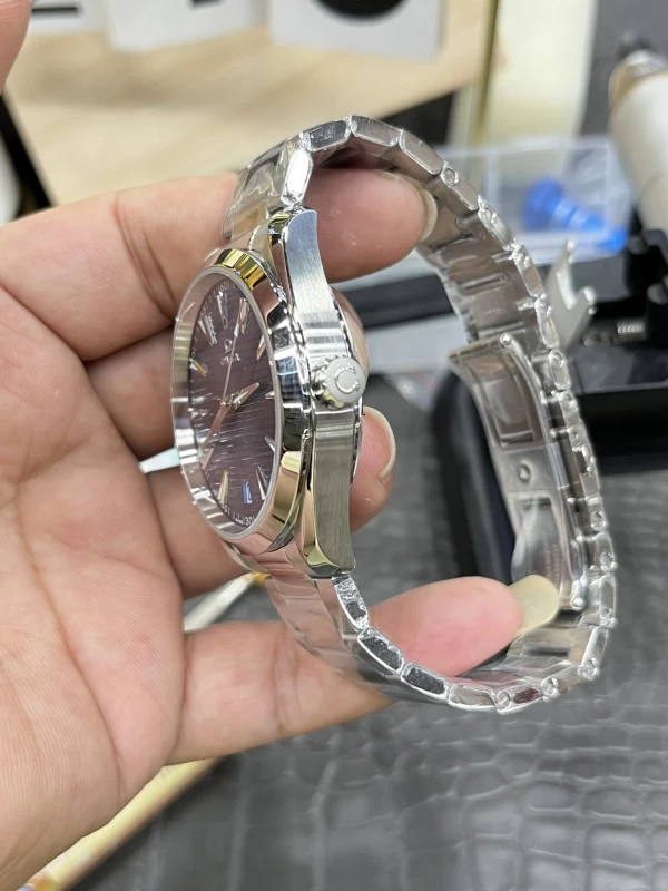 オメガ 220.10.41.21.03.005 時計コピー(3/6)