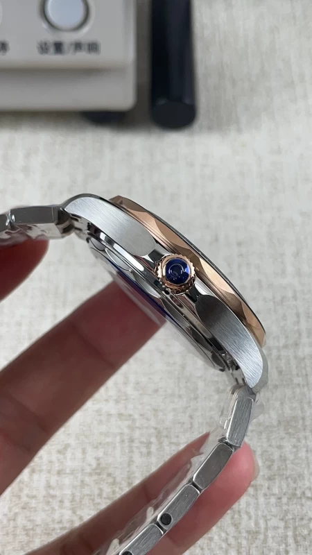 オメガ 210.20.42.20.01.001 コピー時計 側面ケース