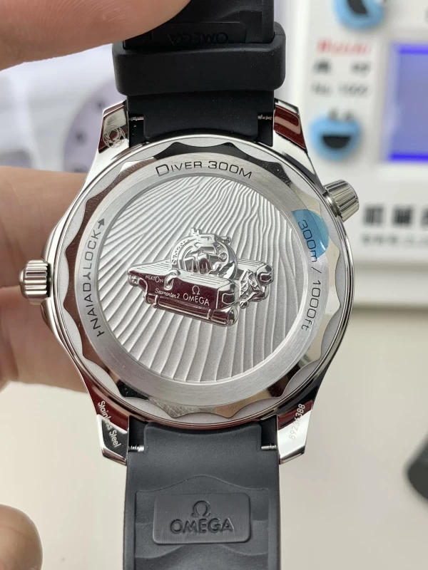 オメガ 210.32.42.20.01.002 コピー時計  裏蓋ムーブメント