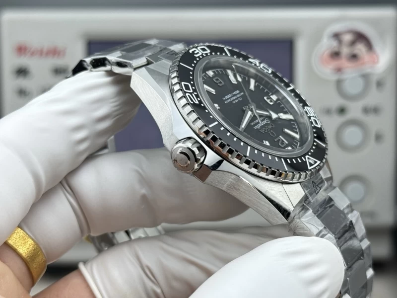 オメガ 215.30.44.21.01.001 時計コピー(4/6)