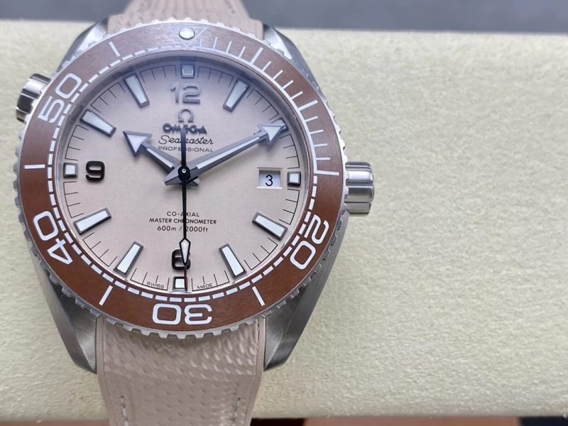 オメガコピー215.32.44.21.09.00正面