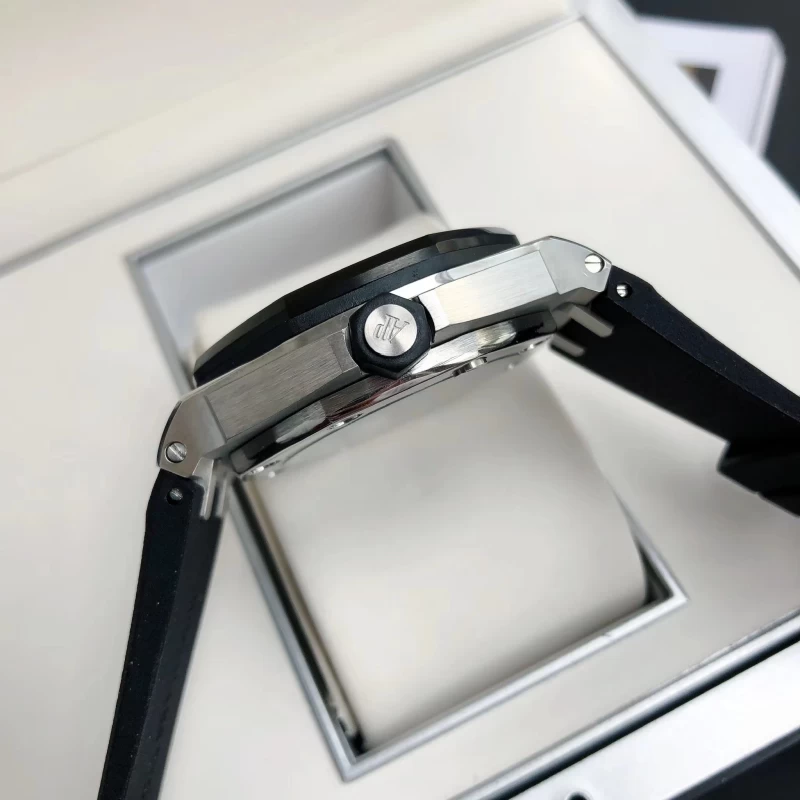 オーデマピゲ時計コピー15720CN.OO.A002CA.01側面ケース