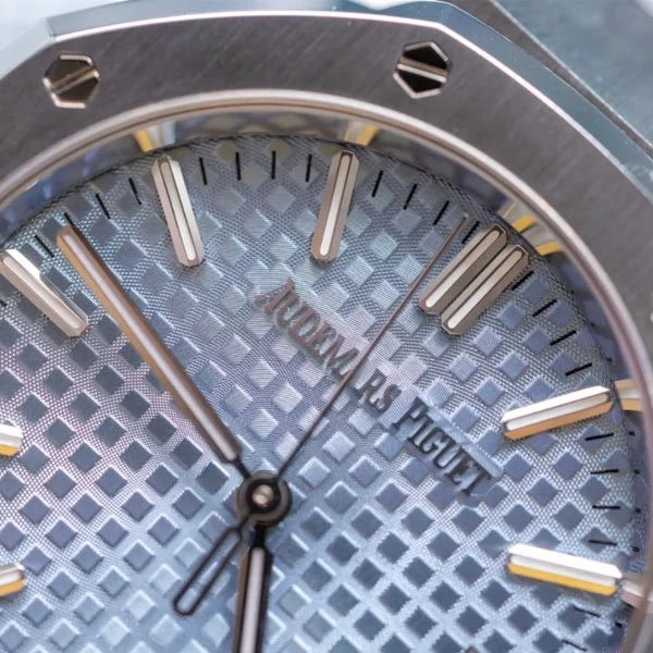 オーデマピゲ時計15510BC文字盤クローズアップ