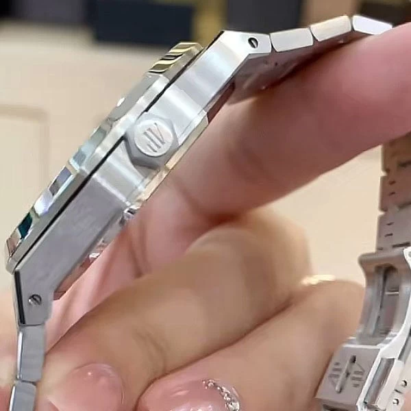 オーデマピゲ時計コピー15510BC側面ケース