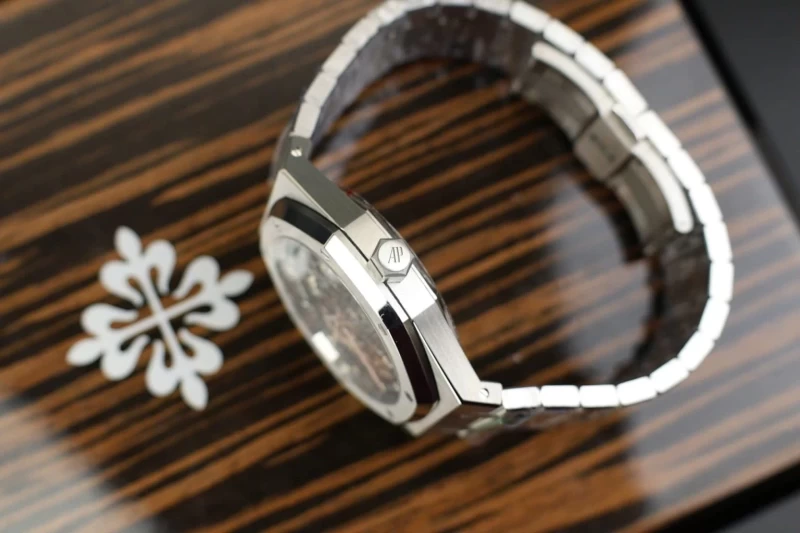 オーデマピゲ時計コピー15407ST.OO.1220ST.01側面ケース