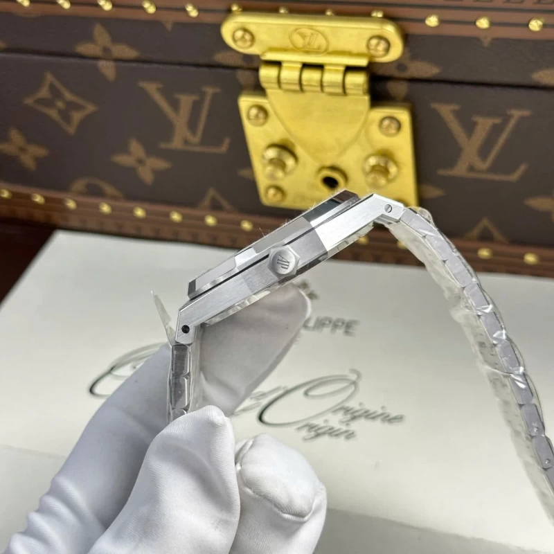 オーデマピゲブランドコピー15407BC.GG.1224BC.01側面ケース