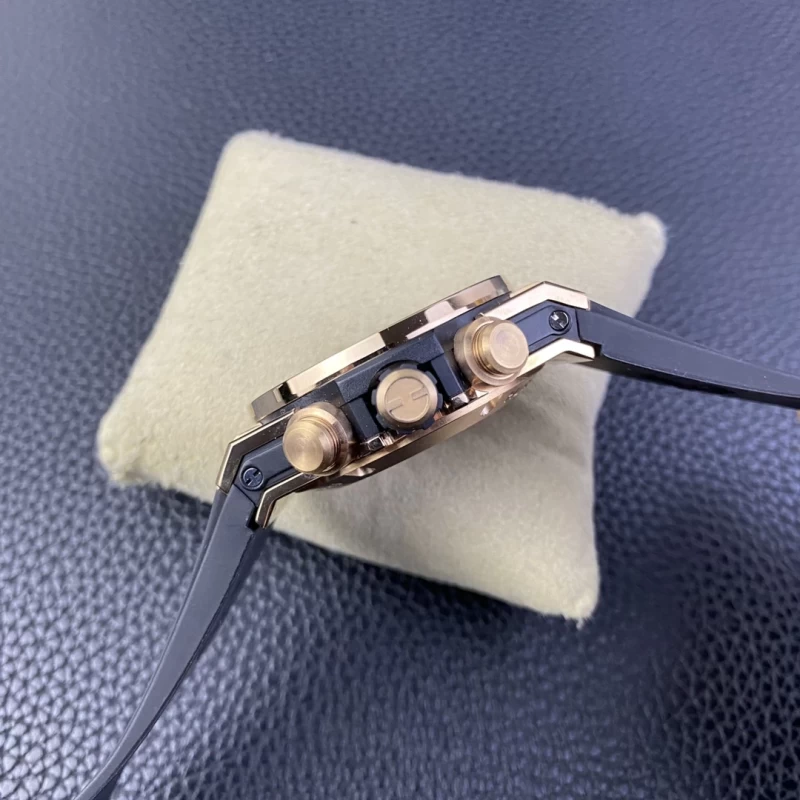 ウブロウニコ オレンジ421.OX.1180.RX.0904側面ケース