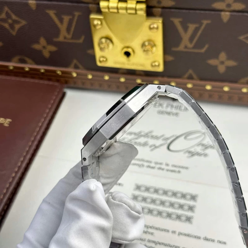 オーデマピゲ 15500 KAWS 時計コピー(5/8)