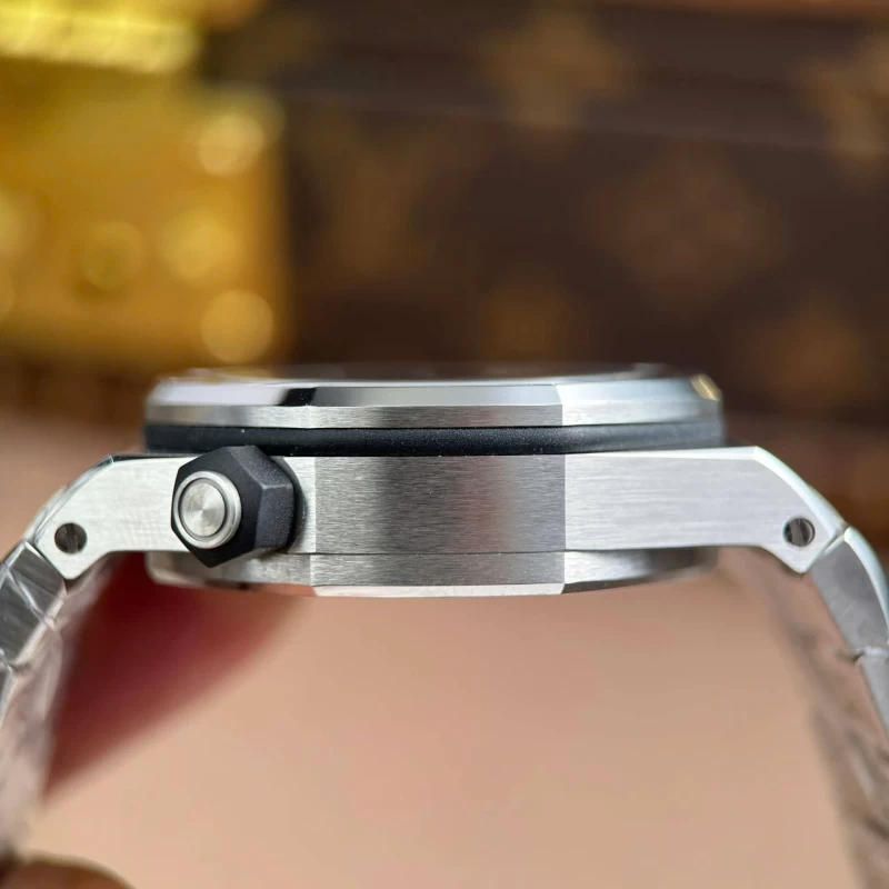 オーデマピゲコピー時計15710側面ケース