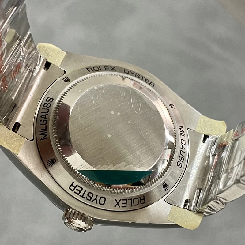 ロレックス 116400GV 裏蓋