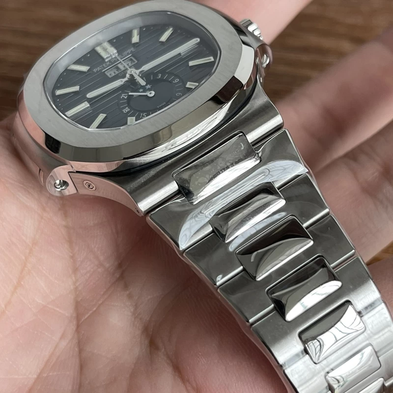 パテックフィリップ 5726/1A-001 時計コピー(3/7)