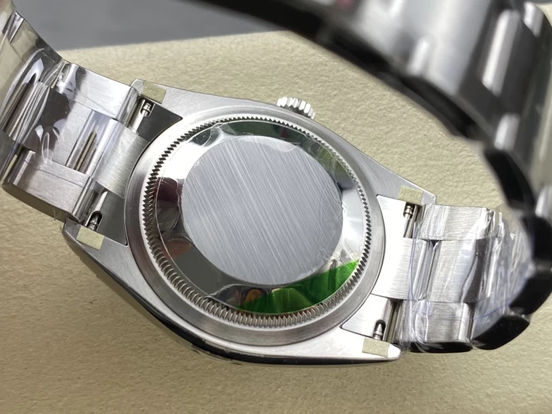 ロレックス126000コピー裏蓋