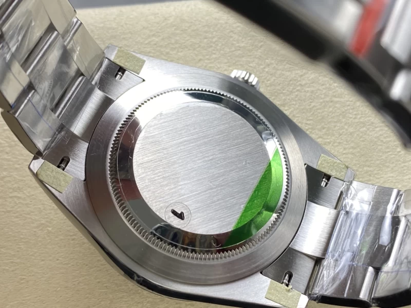 ロレックスコピー124300裏蓋