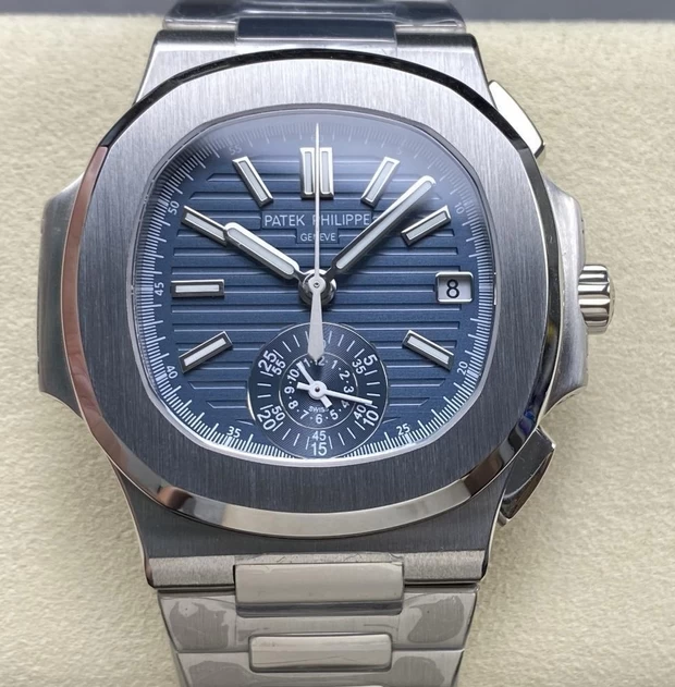 パテックフィリップ時計コピー5980220正面