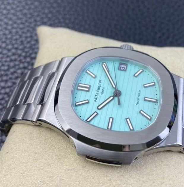 パテックフィリップ 5711 時計コピー(2/5)