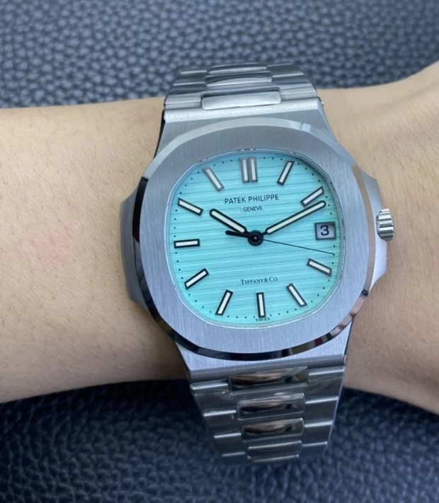 パテックフィリップ時計コピー5711正面