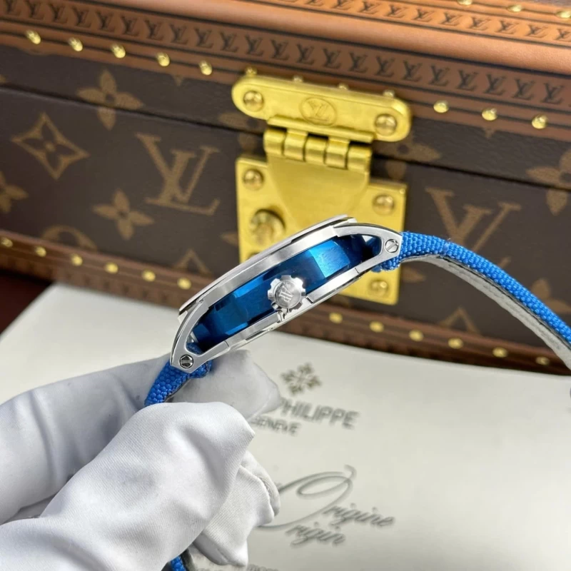 オーデマピゲ時計コピー26600NB.OO.D346KB.01側面ケース