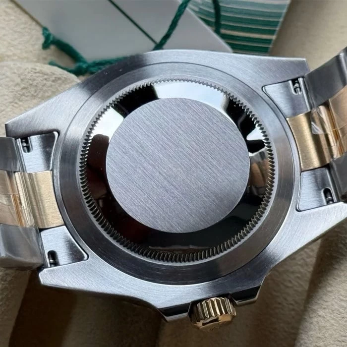 ロレックスコピー126613LB 裏蓋