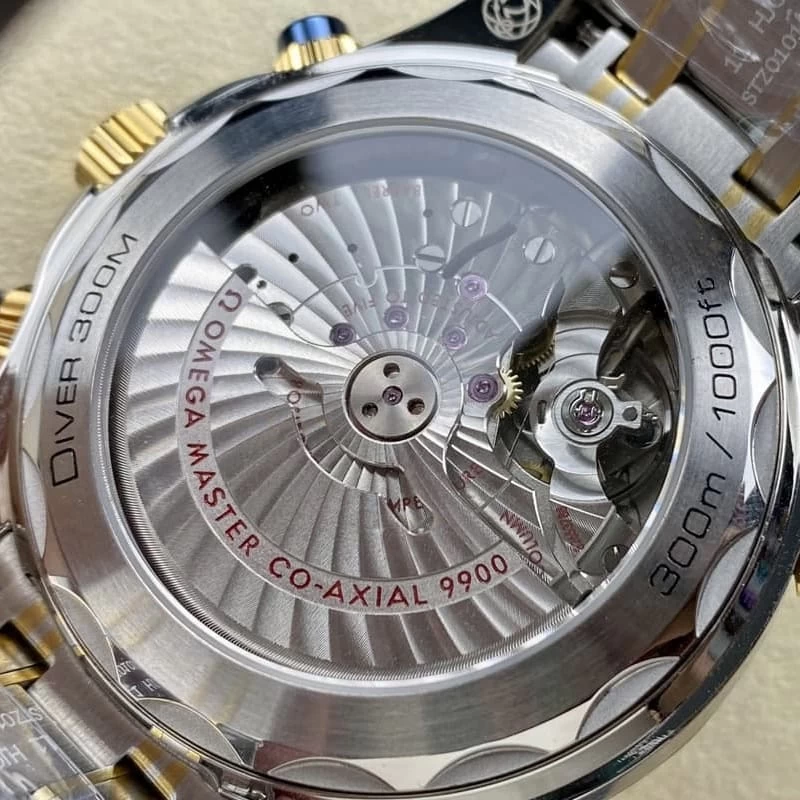 オメガコピー時計210.20.44.51.03.001裏蓋ムーブメント