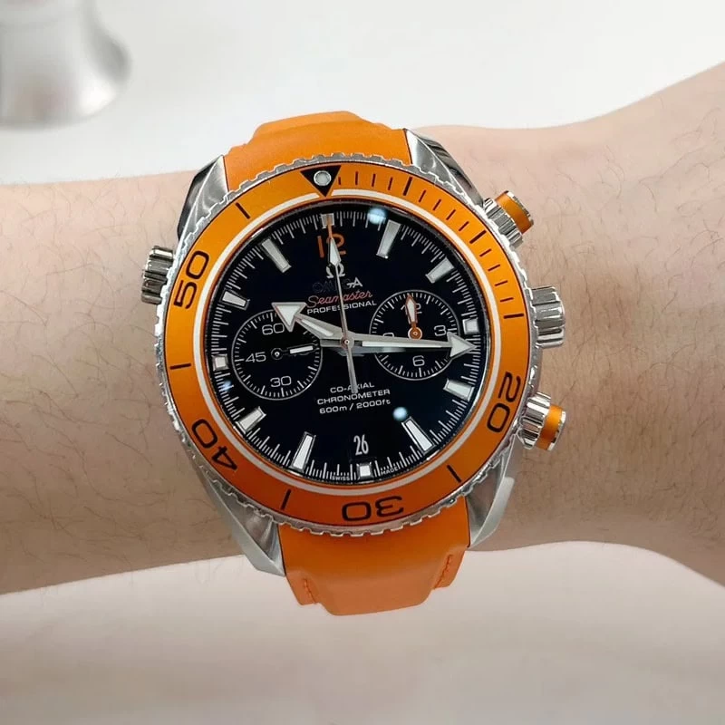 オメガコピー時計232.32.46.51.01.001正面