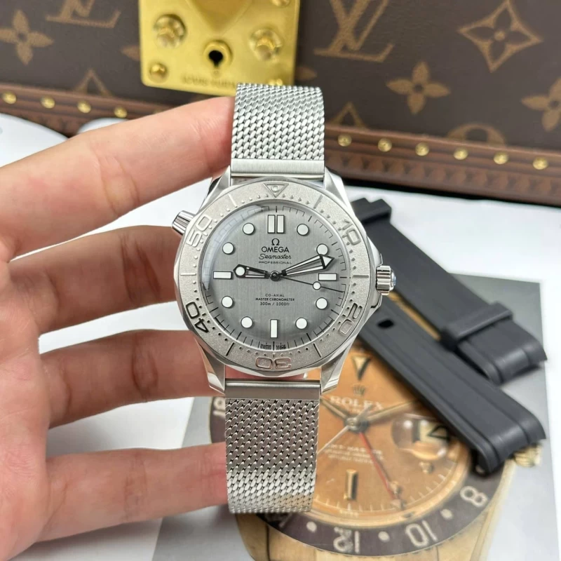 オメガコピー時計210.30.42.20.06.002正面