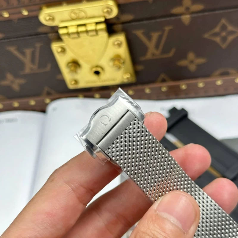 オメガコピー時計210.30.42.20.06.002バンド