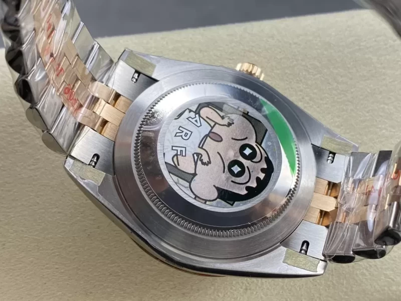 126331-001コピー時計裏蓋