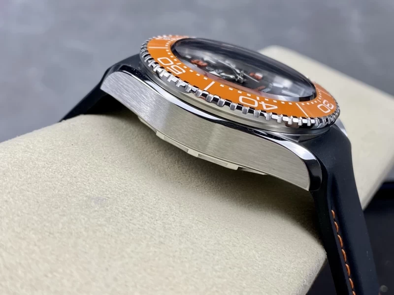 オメガ 215.32.46.21.06.001 時計コピー(3/7)