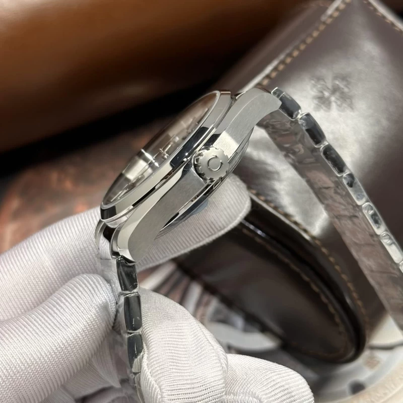 ブランドオメガコピー220.10.41.21.03.003側面ケース