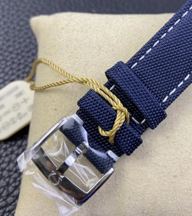 オメガコピー時計695585バンド