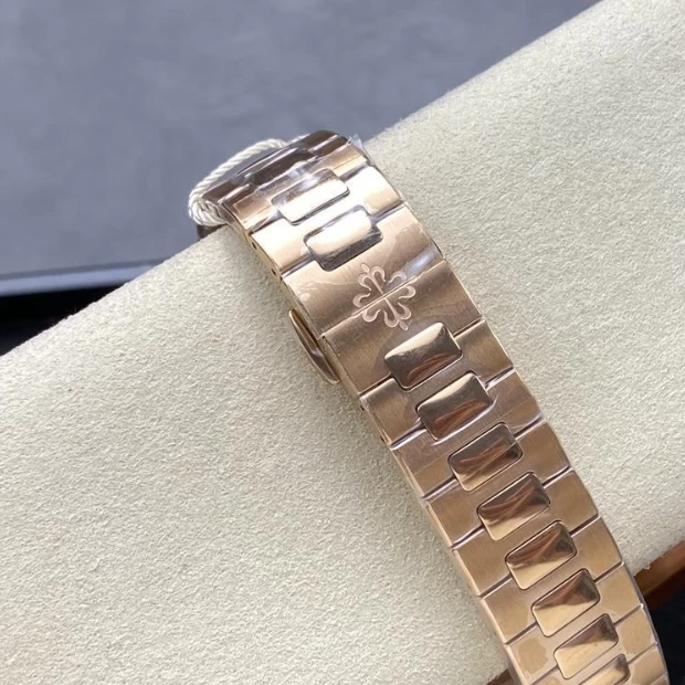 パテックフィリップコピー時計5712/1R-002バンド