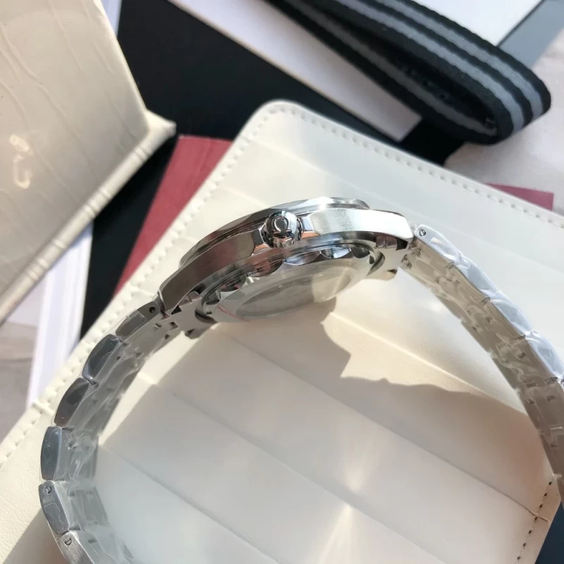 ブランドオメガコピー522.30.41.20.01.001側面ケース