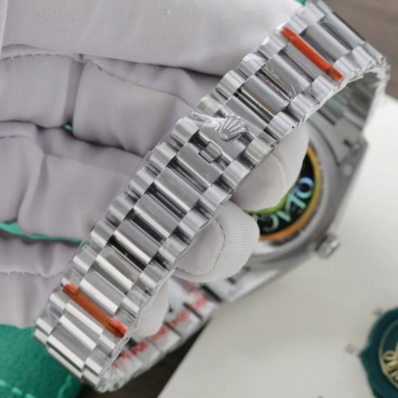 ロレックスコピーm128236-0009バックル