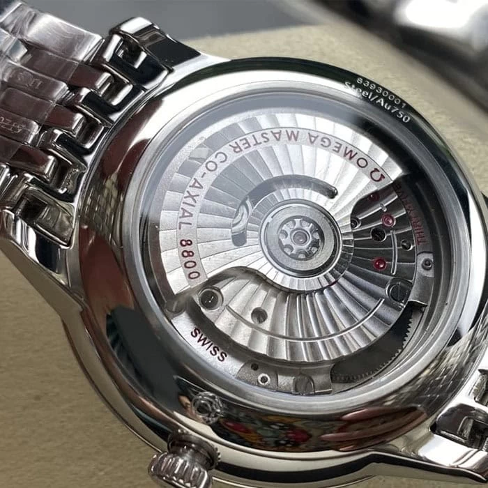 ブランドオメガコピー434.10.40.20.01.001裏蓋ムーブメント