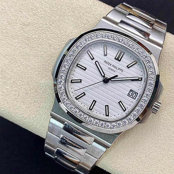 パテックフィリップ時計コピー5713/1G-010正面