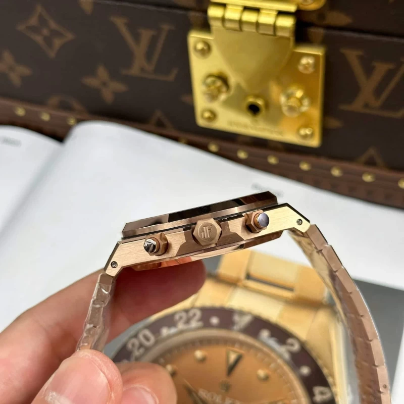 オーデマピゲ時計コピー26239OR.OO.1220OR.02側面ケース