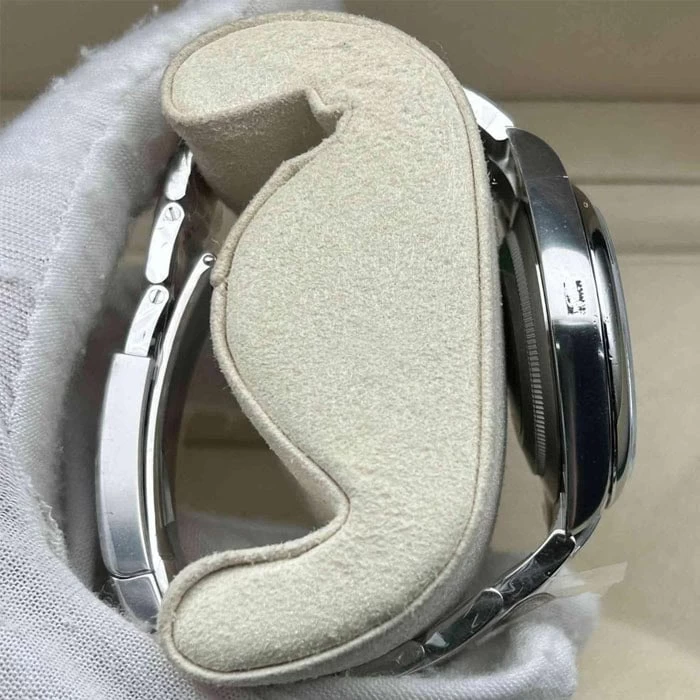 ロレックスコピー時計M134300-0006側面ケース