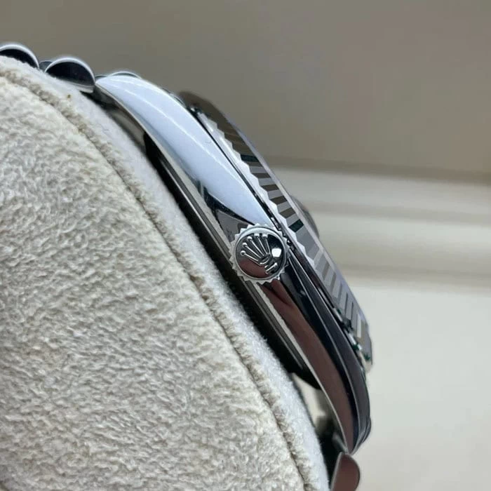 ロレックスコピー時計126334-0016側面ケース