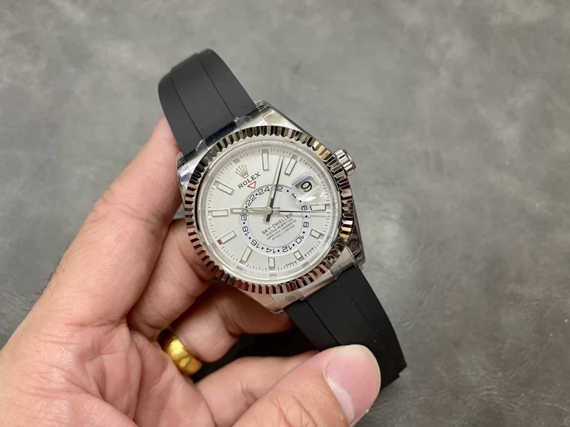 M336239-0002コピー時計ホワイト