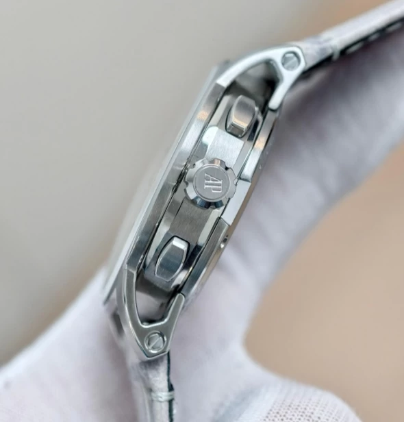 オーデマピゲコピー26393-01 側面ケース