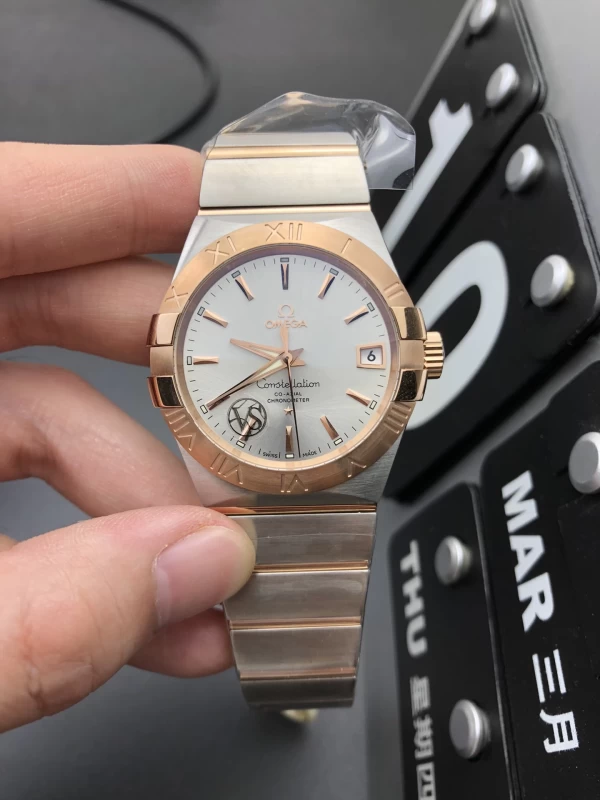 オメガコピー時計123.20.38.21.13.001ホワイト